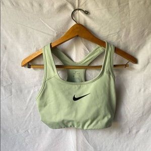 Nike Swoosh Dri-FIT Sports Bra